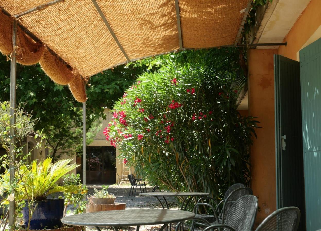 Отель Maison D'Hotes Le Mas Des Vignes Rochegude  Экстерьер фото